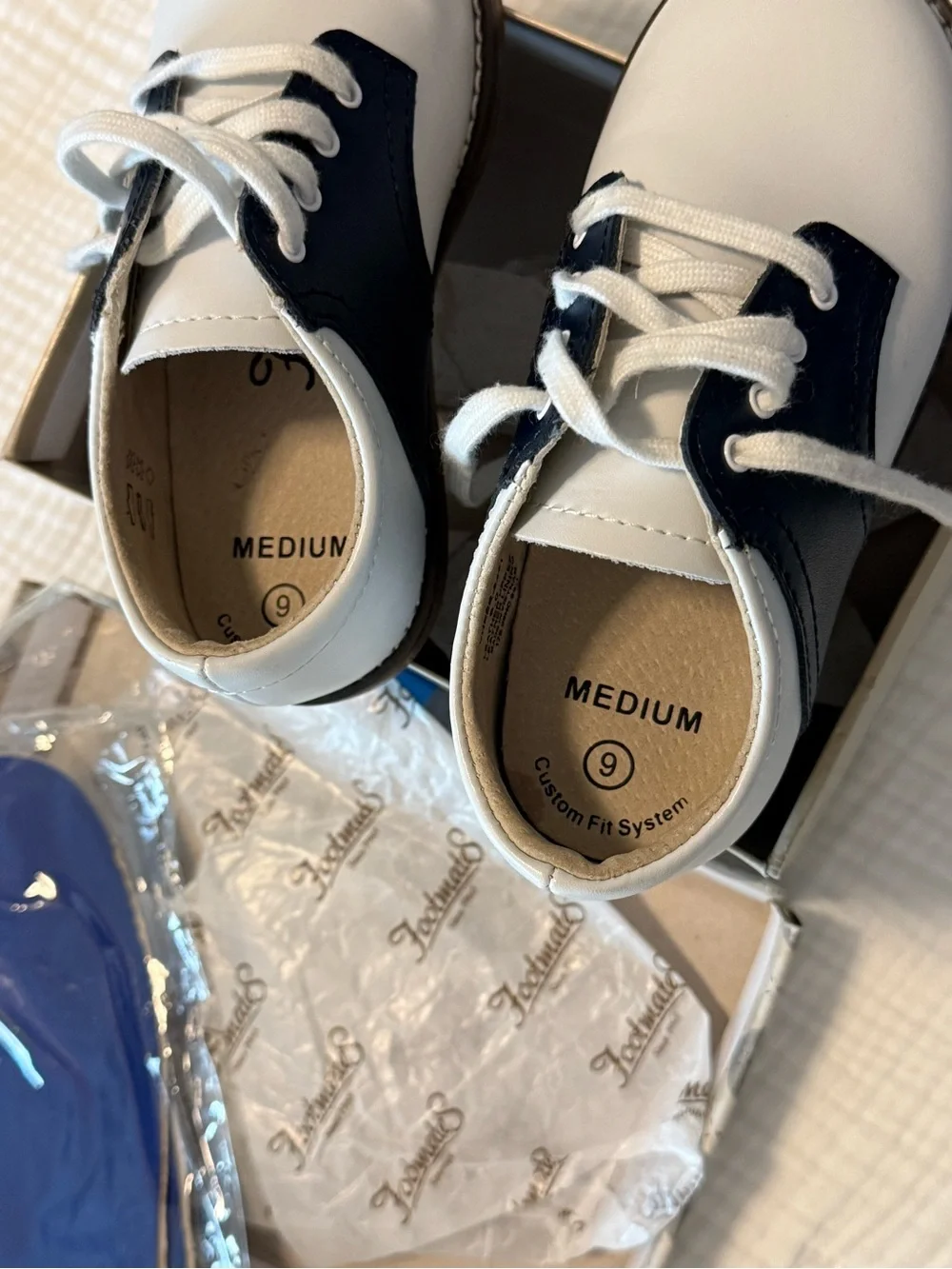 FootMates navy white classic cheer shoes in 9T